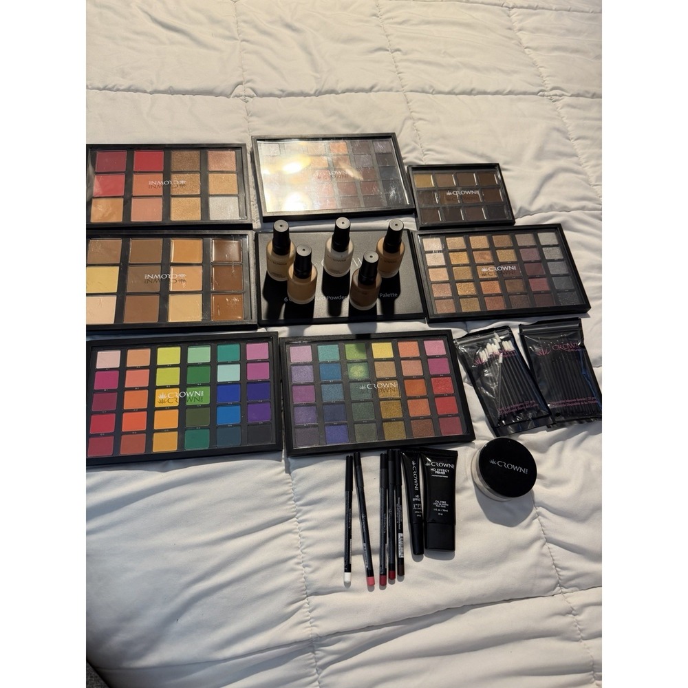 Crown Pro Master Plus Kit Makeup Set  Brushes Foundation Lipstick 23 Pieces